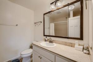 Ένα μπάνιο στο Prime Location walk to attractions w Free Parking +19 φωτογραφίες