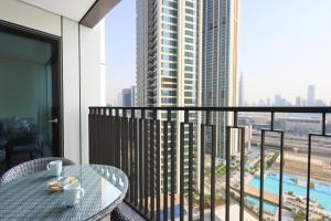 Balkón nebo terasa v ubytování Livbnb Suites - Lavish 2BR w/ Burj Khalifa Views & Near Dubai Mall