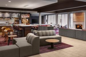 Posezení v ubytování Courtyard by Marriott Mahwah