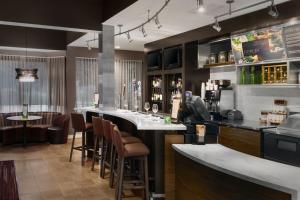 Nápoje v ubytování Courtyard by Marriott Mahwah