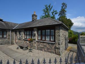 Hoone, kus puhkemaja asub