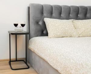 Ένα ή περισσότερα κρεβάτια σε δωμάτιο στο Central Station Apartment No4