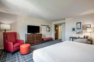Hotel Gettysburg的电视和/或娱乐中心