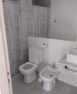 Et badeværelse på Al Mar Torres del Este - Monte H del Este + 8 billeder