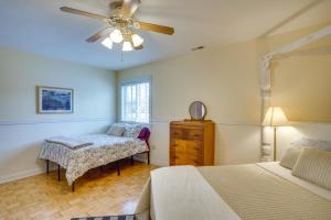Katil atau katil-katil dalam bilik di Spacious Cedar City Retreat with Patio, Grill and Yard