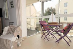 Zdjęcie z galerii obiektu Bel appartement avec parking au centre de PERROS-GUIREC - Réf 930 w mieście Perros-Guirec +10 zdjęć