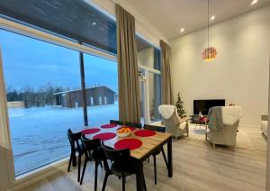 Posezení v ubytování Nordic Wooden House