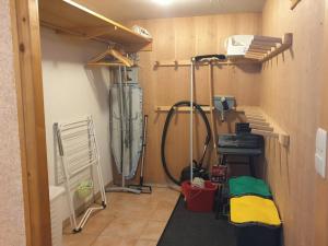 a room with a hose and a shower in a room at Chalet Morzine, 3 pièces, 5 personnes - FR-1-754-77 in Morzine