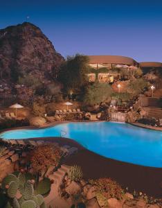 an overhead view of a swimming pool with cacti at Phoenix Marriott Resort Tempe at The Buttes in Tempe