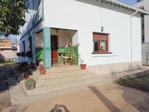 Budova, kde se prázdninový dům nachází