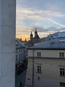 widok na miasto z budynku w obiekcie REAL VIP Hostel w Krakowie