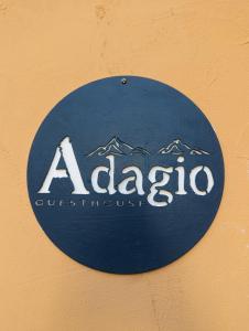 Certifikát, hodnocení, plakát nebo jiný dokument vystavený v ubytování Adagio Guesthouse