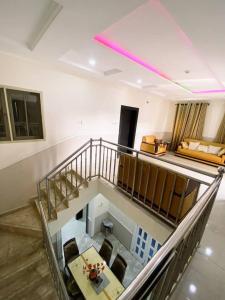 Ruang duduk di Captivating 5-Bed house pent house in Lekki Lagos