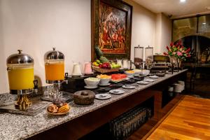 Makanan di atau berdekatan hotel