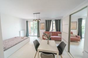 Posedenie v ubytovaní OXYGEN WRONIA - Browary Warszawskie - P&O Serviced Apartments