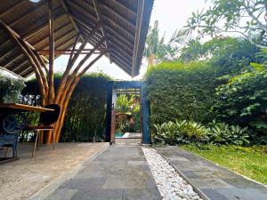Zahrada ubytování Joyously Raw Villas - Free Room Upgrade Subject to Availability