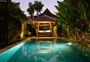 Bazén v ubytování Joyously Raw Villas - Free Room Upgrade Subject to Availability nebo v jeho okolí