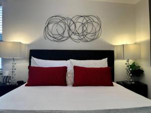 The Hudson Suite Spot - Studio Apt Close to ASU客房内的一张或多张床位