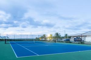 Facilități de tenis și/sau squash la sau în apropiere de Welcome to our Ocean View Villa!