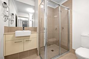 Kylpyhuone majoituspaikassa Single Room in Panania Guesthouse