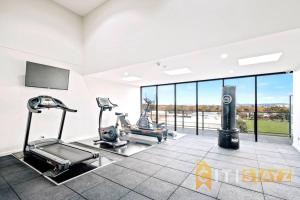 Spordikeskus ja/või sportimisvõimalused majutusasutuses Delight in Dickson -2bd 2bth 2Csp Apt