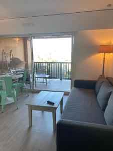 Χώρος καθιστικού στο Golfe de Saint-Tropez sea view Air Conditioned Navy House