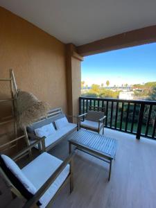 Μπαλκόνι ή βεράντα στο Golfe de Saint-Tropez sea view Air Conditioned Navy House