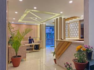 Лобі або стійка реєстрації в Hotel Dipjyoti