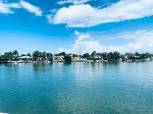 Ảnh trong thư viện ảnh của OCEAN BAY VIEWS 2Bdr 2Bath BEACH CONDO PARKING ở Miami Beach