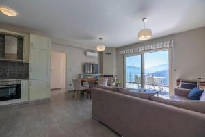 Η κουζίνα ή μικρή κουζίνα στο Olive Grove Villa