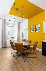 Χώρος καθιστικού στο The Stylish 3-Bedroom Maisonette Retreat