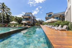 Bazén v ubytování Apartment Beachfront Ocean Terraces Residence, Poste Lafayette-Apt-C1 nebo v jeho okolí