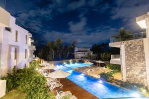 Bazén v ubytování Apartment Beachfront Ocean Terraces Residence, Poste Lafayette-Apt-C1 nebo v jeho okolí