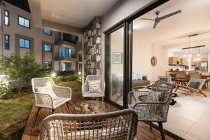 Posezení v ubytování Apartment Beachfront Ocean Terraces Residence, Poste Lafayette-Apt-C1