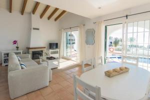 Μια τηλεόραση ή/και κέντρο ψυχαγωγίας στο Villa Anita