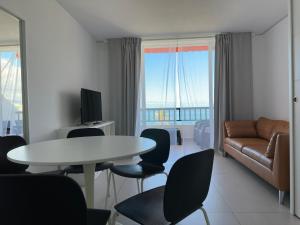 Χώρος καθιστικού στο Parque Santiago II , renovated, ocean view, heated swimming pool !