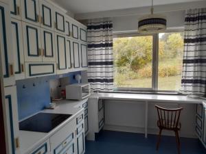 Η κουζίνα ή μικρή κουζίνα στο Apartment am Waldrand mit Fernblick