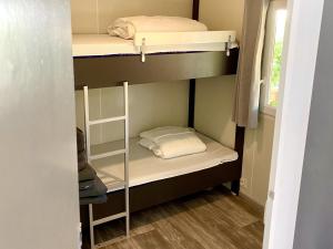 Postel nebo postele na pokoji v ubytování Holidaychalets Zuidlaren Tynaarlo