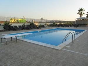The swimming pool at or close to L'Isola del Sale