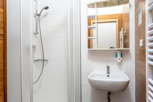 A bathroom at Apartmánový komplex Dagmar