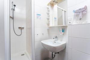 A bathroom at Apartmánový komplex Dagmar