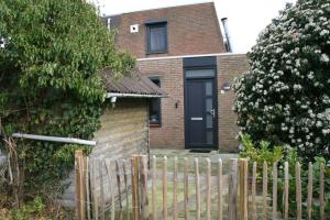 Το κτήριο όπου στεγάζεται  η παραθεριστική κατοικία