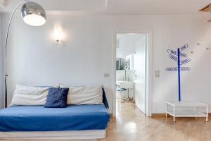 A bed or beds in a room at A Casa di Sara 3
