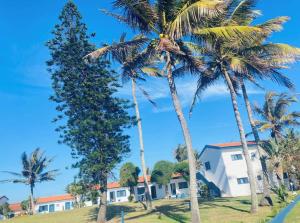 Ponta Mar Resort外面的花园