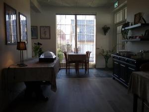 Kuchyň nebo kuchyňský kout v ubytování Hals Hotel