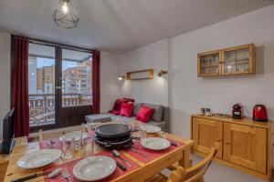 Posezení v ubytování Ski In-Out - Heart of Val Thorens Great 6 Guests, WiFi 20