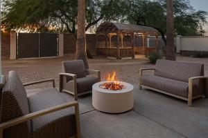 Ruang duduk di Courtyard by Marriott Phoenix West/Avondale