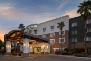 una representación de la parte delantera de un hotel en Courtyard by Marriott Phoenix West/Avondale, en Phoenix