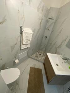 Ένα μπάνιο στο Carlant Apartment
