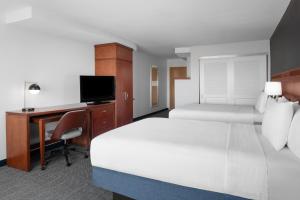 Katil atau katil-katil dalam bilik di Courtyard by Marriott Phoenix West/Avondale